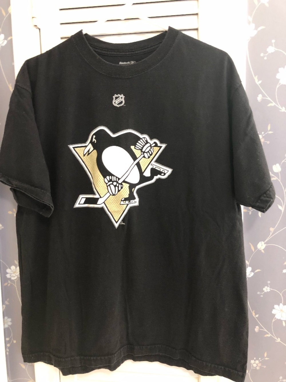 NHL Reebok Size Large Pittsburgh Penguins Malkin 71 Black Short Sleeve Shirt